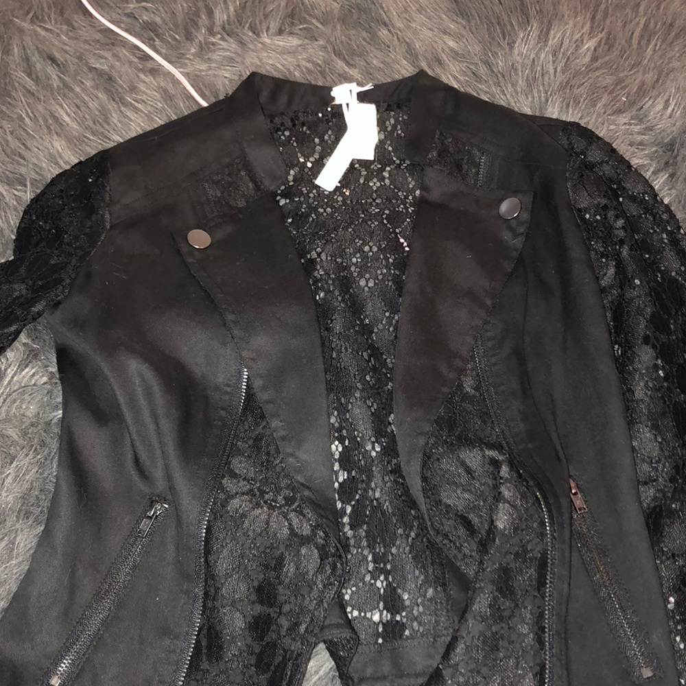lace sleeve jacket